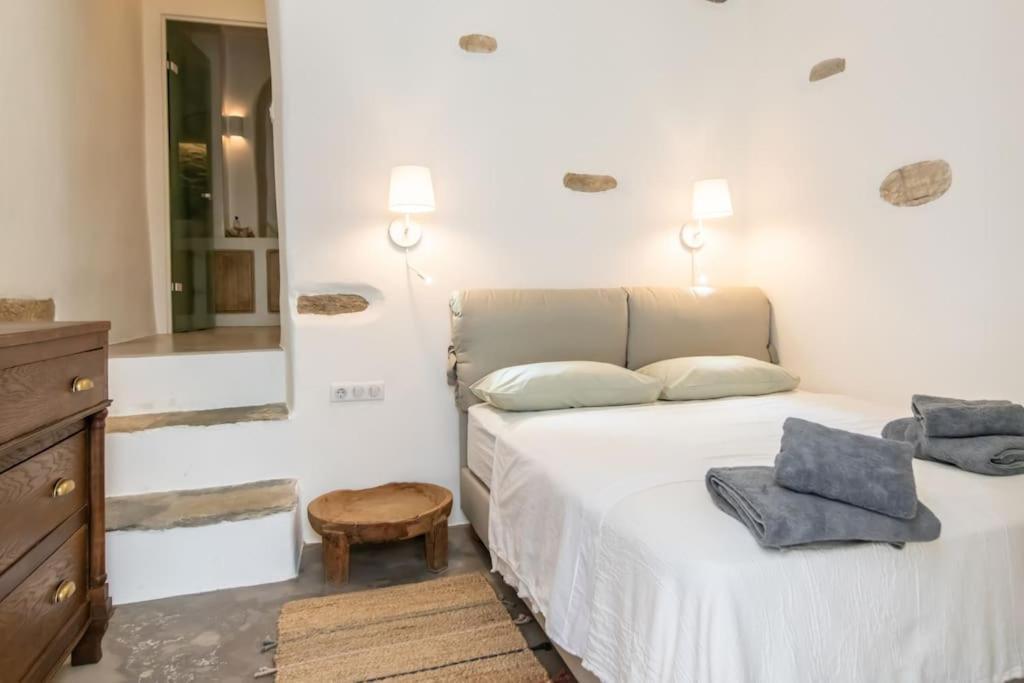 Cycladic House In The Heart Of Apartment Tinos