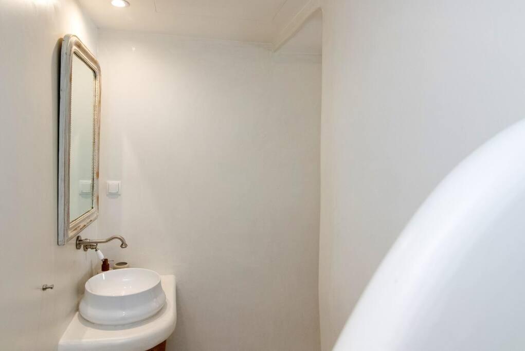 Apartment Cycladic House In The Heart Of Tinos