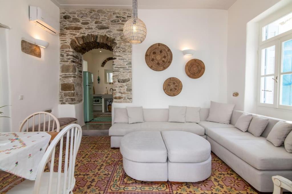 Apartment Cycladic House In The Heart Of