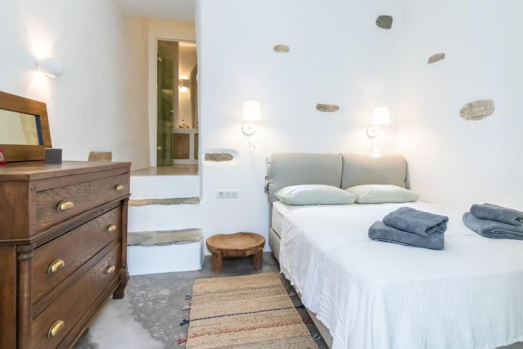 Cycladic House In The Heart Of * Tinos